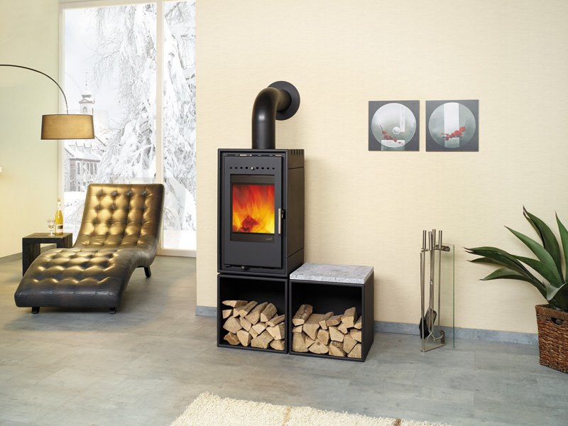 Krbova-kamna-hark-127B-s_lavici